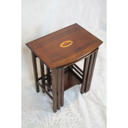 Antike Tische / Nest of table Edwardianisch aus Mahagoni