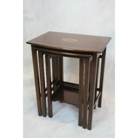 Antike Tische / Nest of table Edwardianisch aus Mahagoni
