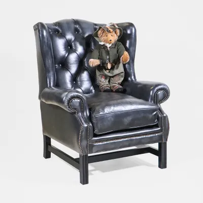 Chesterfield Ohrensessel „York“ in Birch Antique Black Leder - sofort lieferbar