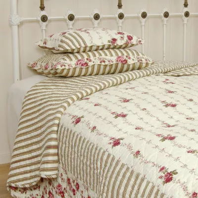 Clayre & Eef Tagesdecke Blumen/Streifen 140x220 cm