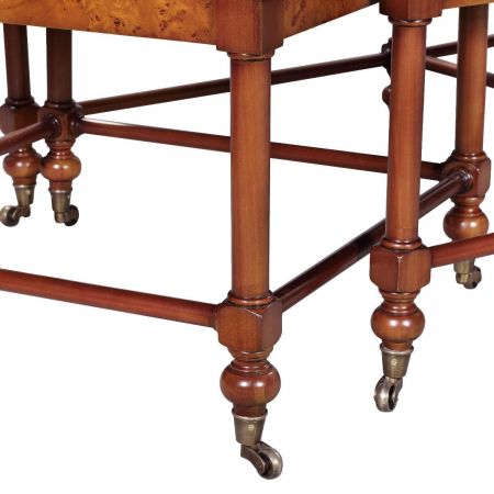 Kaffeetisch, Sofatisch im englischen Stil