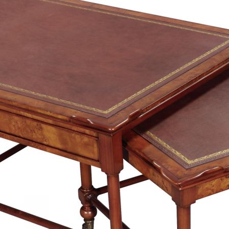 Kaffeetisch, Sofatisch im englischen Stil