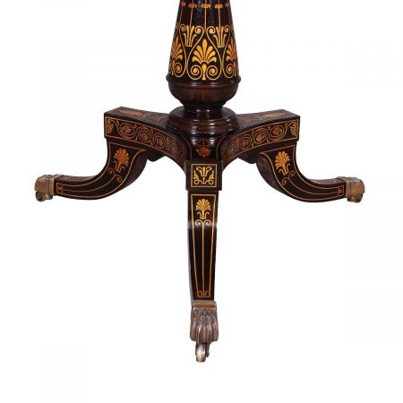 Mitteltisch / Esstisch mit Intarsien