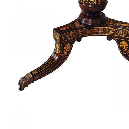 Mitteltisch / Esstisch mit Intarsien