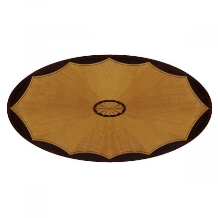 Ovaler Esstisch mit hochwertigen Funieren