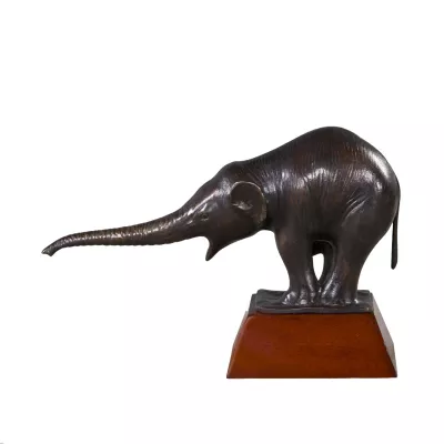 "Elefant auf Sockel" Bronzefigur