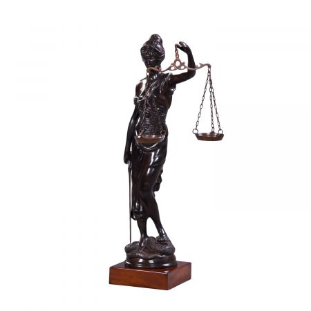 "Justicia Bronzefigur"