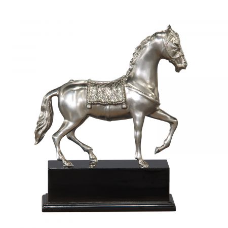 "Pferdeskulptur" vernickelte Bronzefigur mit handbemalten Details