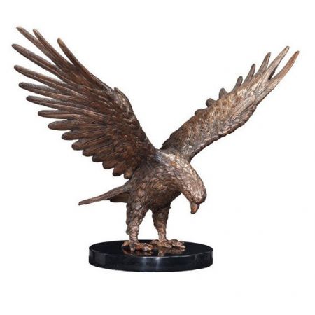 "Adler mit gespannten Flügeln" Bronzefigur