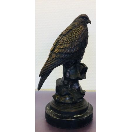 "Falke auf Felsen" Bronzefigur