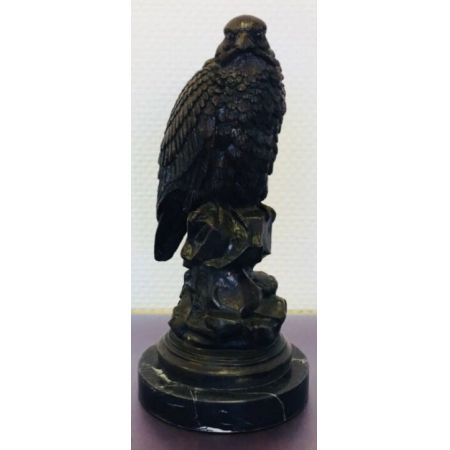 "Falke auf Felsen" Bronzefigur