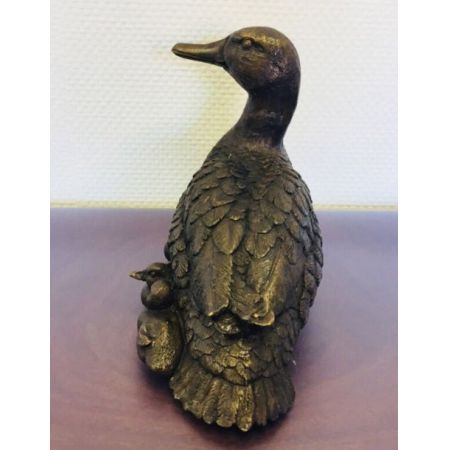 Bronzefigur "Ente mit Küken", Antique Finish