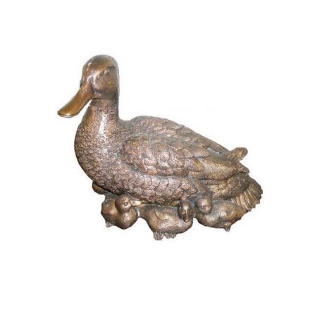 Bronzefigur "Ente mit Küken", Antique Finish