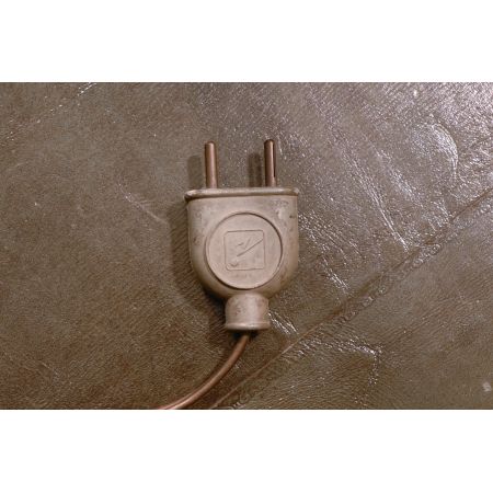 Tischlampe in Messing mit eleganten Verzierungen