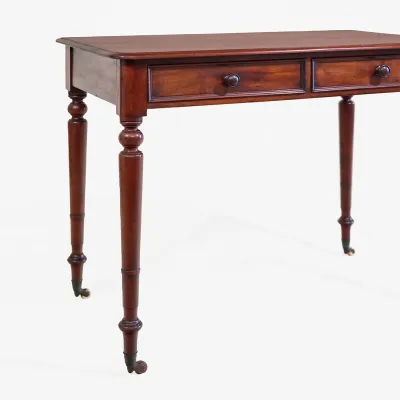 Kleiner Schreibtisch