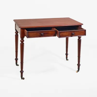 Kleiner Schreibtisch