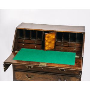 Antiker Bureau Sekretär aus massivem Mahagoni, klappbare Kommode, kleiner Schreibtisch