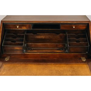 Eleganter Sekretär mit Cabriole Legs