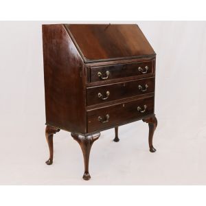 Eleganter Sekretär mit Cabriole Legs