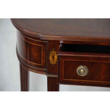 "Sidetable" aus Mahagoni