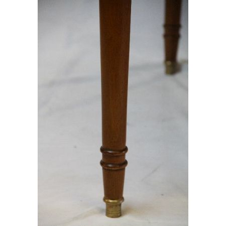 Ausziehtisch aus Mahagoni Massivholz mit Patina und 4 Einlegböden