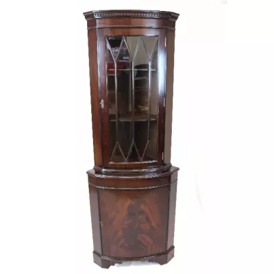 Eckvitrine  Cornercupboard Mahagoni  Patina  Regency verglasung