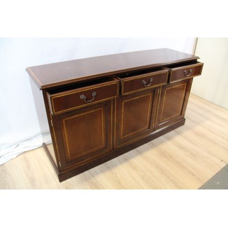 Sideboard aus Mahagoni mit Bandintarsien
