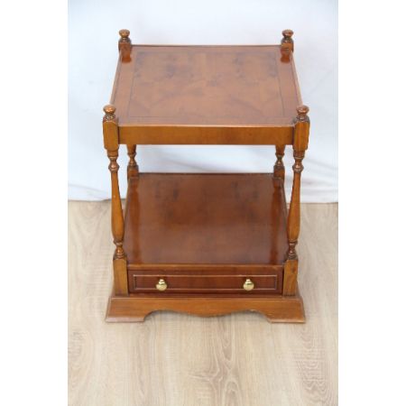 Lamp Table, Beistelltisch, Sofatisch in Eibe mit zwei Etagen