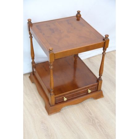 Lamp Table, Beistelltisch, Sofatisch in Eibe mit zwei Etagen