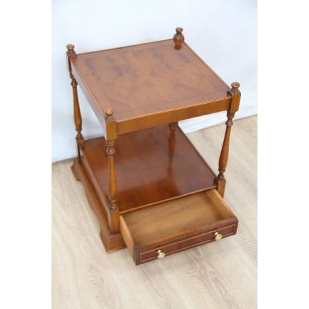 Lamp Table, Beistelltisch, Sofatisch in Eibe mit zwei Etagen