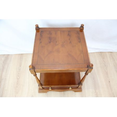 Lamp Table, Beistelltisch, Sofatisch in Eibe mit zwei Etagen