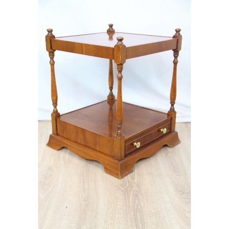 Lamp Table, Beistelltisch, Sofatisch in Eibe mit zwei Etagen