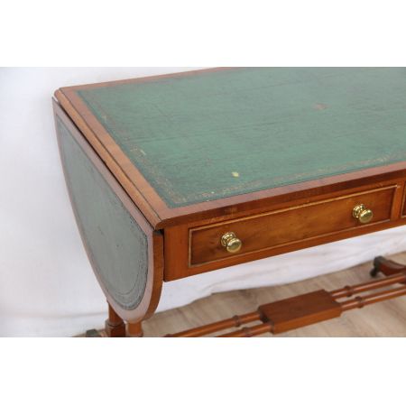 Schreibtisch aus Eibe / Ladies desk mit grünem Leder