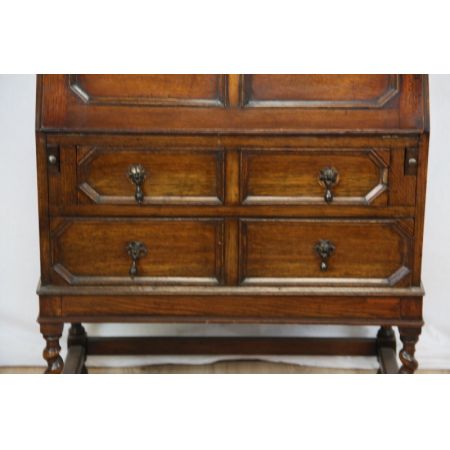 Antiker Aufsatzsekretär aus massivem Eichenholz im Jacobean Stil