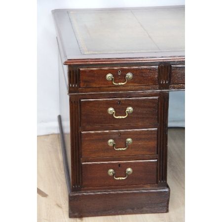 Schreibtisch England Massiv Mahagoni Prägelederplatte