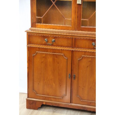 Eibe bookcase Bücherschrank Vitrinenschrank Bücherschrank in Eibe