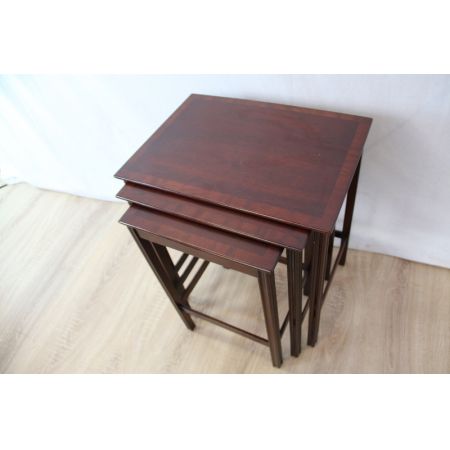 Original englisches Edwardian Nest of Tables, Massivholz Mahagoni