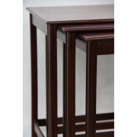 Original englisches Edwardian Nest of Tables, Massivholz Mahagoni