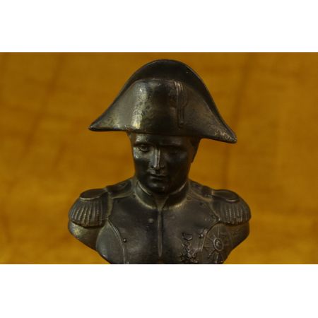 Figur Napoleon Schwarz auf Sockel