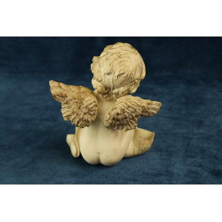 Engel mit goldenen Flügeln