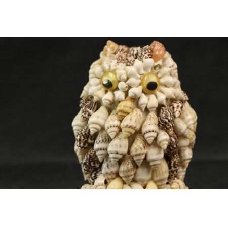 Figur Eule aus Muscheln  France