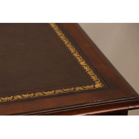 Englischer Mahagoni Schreibtisch mit Ledereinlage