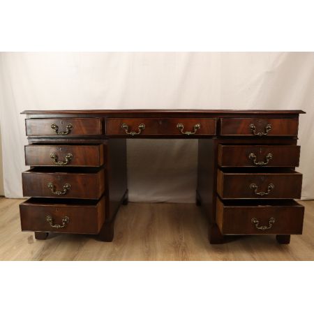Englischer Mahagoni Schreibtisch mit Ledereinlage