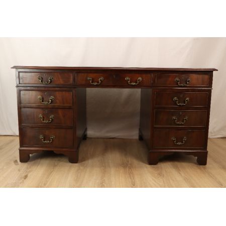 Englischer Mahagoni Schreibtisch mit Ledereinlage