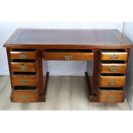 Antiker Schreibtisch aus Mahagoni