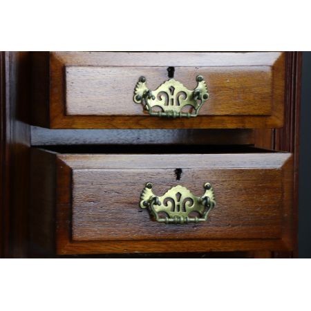 Antiker Schreibtisch aus Mahagoni