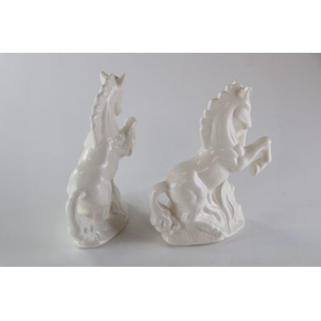 Antike Pferdefiguren aus Porzellan