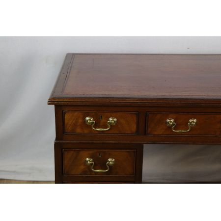 Antiker Schreibtisch/ pedestal desk aus massivem Mahagoni mit Lederplatte