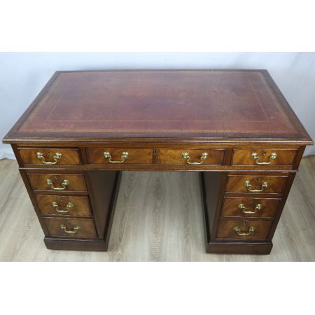 Antiker Schreibtisch/ pedestal desk aus massivem Mahagoni mit Lederplatte