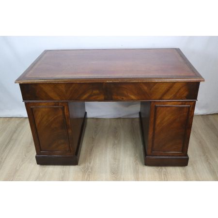 Antiker Schreibtisch/ pedestal desk aus massivem Mahagoni mit Lederplatte